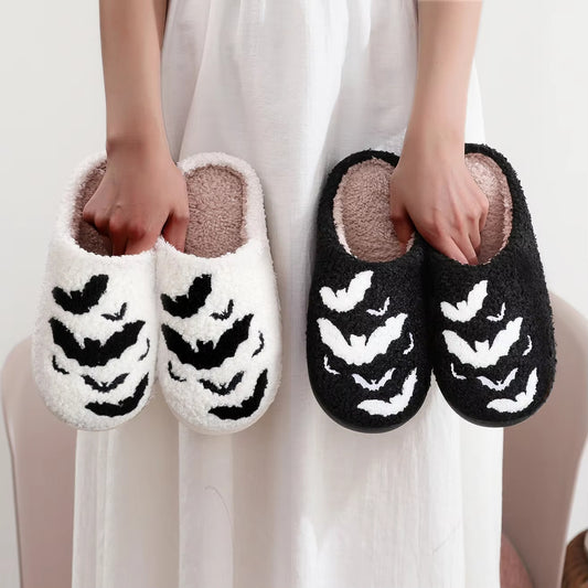 Bat Pattern Embroidery Stuffed Home Thick-soled Cozy Furry Cotton Slippers Halloween Christmas Slippers Checkered Scuff For Women And Men Holiday Indoor Bedroom Fluffy Warm Fleece Slippers